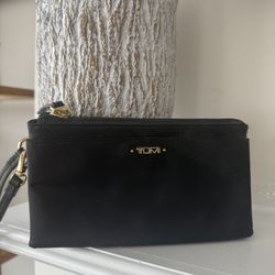 TUMI WRISTLET 