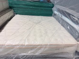 King mattress Saatva Classic