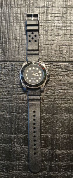 Gucci Dive Men's Watch  Model YA136208