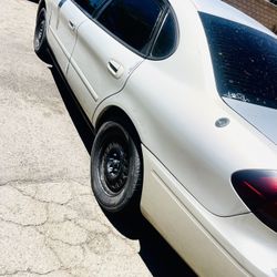 2004 Ford Taurus