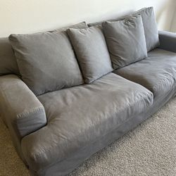 $500 OBO - 93” Slipcover sofa w/4 Pillows
