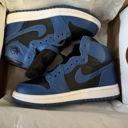 CHILD SIZE: Jordan 1 Blue Black White  C10.5