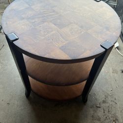 Round End Table/ Side Table
