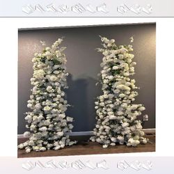 Dreamy Wedding Styling With Beautiful Flower Arrangements rich oil