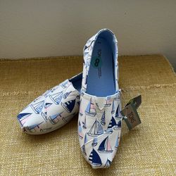 NEW TOMS Alpargata Slip On Shoes Sailboat Print Women’s Sz 8 NWT