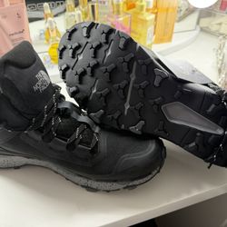 The North Face VECTIV Exploris