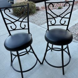 2 Swivel Bar Stools
