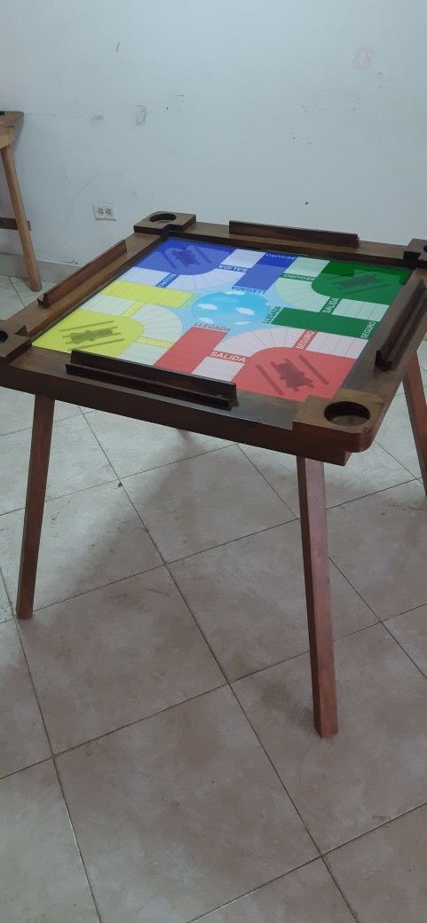 Mesas De Domino de Parques Con Fichos