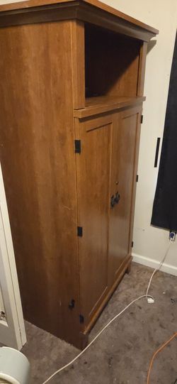 Cabinet  Most Go Now $25 