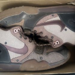 Travis Scott Nike Size 8 Men’s