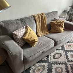 Pull out couch/sofa Bed - Queen