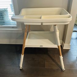 Changing Table Portable + Free (unused) Glass Bottles (8oz)