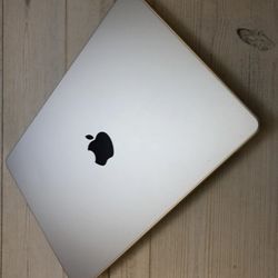 MacBook Pro M3 2024  1TB Ssd - 18GB Ram