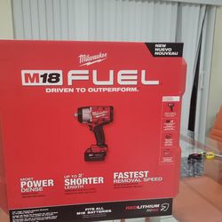 Milwaukee 2967-22 M18 FUEL Impact Wrench Kit W/ FREE 48-11-1850R M18 Battery

