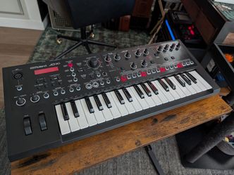 Roland JD-XI 37-Key Interactive Analog/Digital Crossover Synthesizer