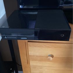 Xbox One With Sceptre Monitor Headset And Remote