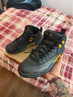 Jordan 12 Taxi (size 10)