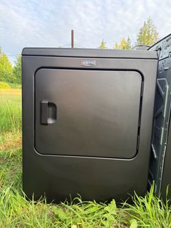 Maytag pet bro onyx black dryer