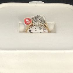 CLUSTER RING 14K LYG SIZE:7 4.1GRAMS 