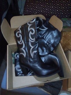 Black Western Cowboy Boots with Silver Embroidery