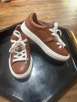 Women’s shoes
