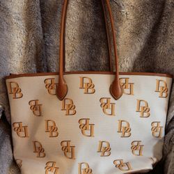 Dooney & Bourke
