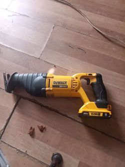 dewalt saw