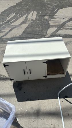 Cat litter cabinet
