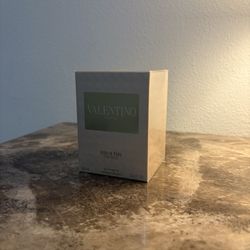 Valentino Donna Born in Roma – The Gold Eau de Parfum