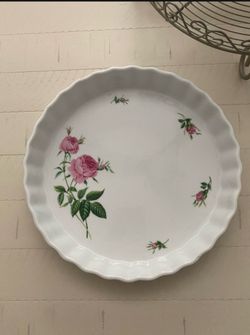 White Ceramic Tart Pan with Pink Rose Pattern