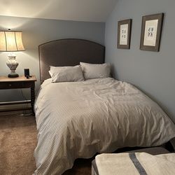 Full size complete bed mattress box spring rails and headboard