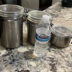 3 Canisters 