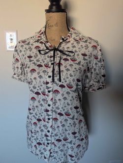 MUSHROOM PUFF SLEEVE BUTTON-UP SIZE SMALL