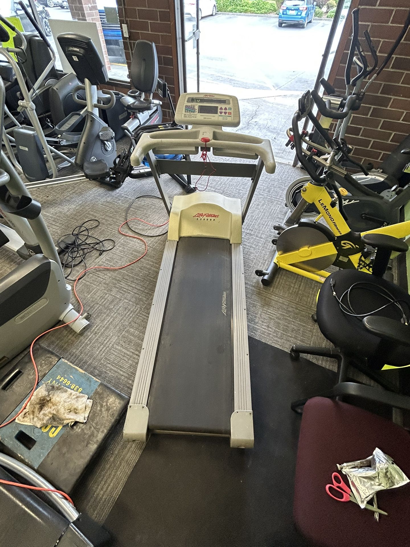 Life Fitness 8500hr Treadmill