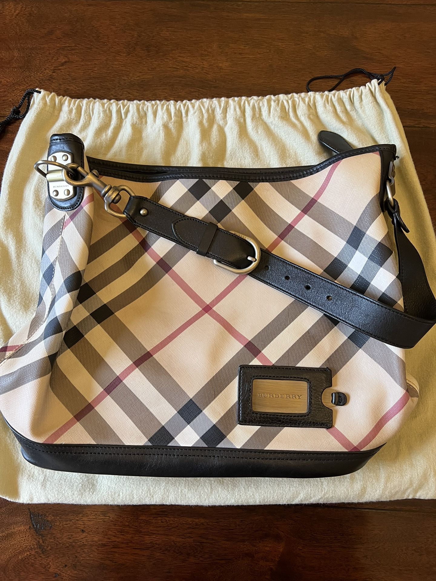 Authentic Bag Burberry for Sale in Lynnwood, WA - OfferUp