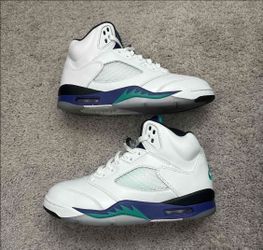 Jordan Air Jordan 5 Retro Grape 2025 White/New Emerald/Grape Ice Size 8.5.