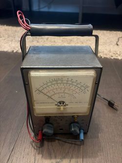 Vintage RCA Model WV-77E VoltOhmyst vacuum tube voltmeter (VTVM) from the 1950s