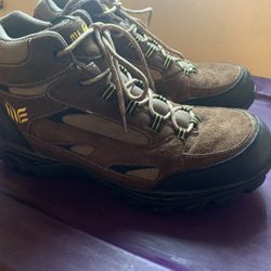 Mt Emey Men’s Hiking Shoes Size 13