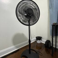 Price Drop Must Go Lasko Fan $20 Powerful steel Blade