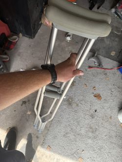 Crutches 