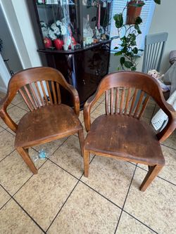 Sillas de madera Wood chairs