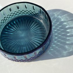 Vintage Iridescent Blue Carnival Glass Bowl – Starburst Base (Cracked)