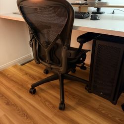 Herman Miller Aeron Fully Loaded w/ Posturefit 