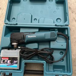 Makita TM3010C