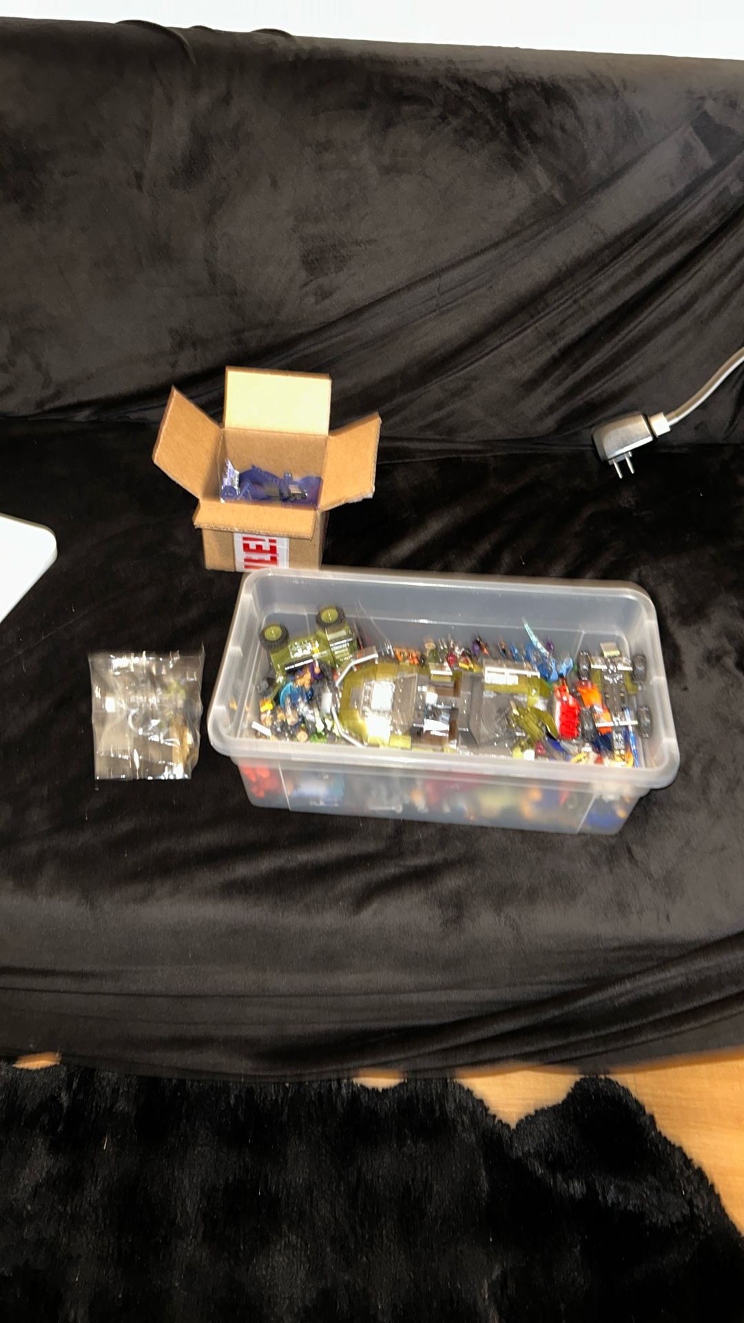 Many Halo Mega Block Legos And Other Legos/ Toys