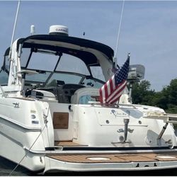 🚩 WINTER DEAL — 1998 Sea Ray 290 Sundancer — Turn-Key, Loaded, Priced to Sell FAST! 🚩  If you’ve been waiting for the right clean, upgraded Sundance