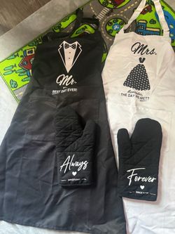 Mr. & Mrs. Couples Apron and Oven Mitt Set bridal