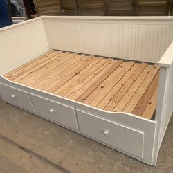 Day bed HEMNES - twin / double  With 3 drawers 79 W x 41 D x 33 3/4H  Open 79W x 77 D