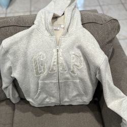 Hoodies or Sweatshirts. In Good Condition. Sizes Vary. Large And Extra Large For Kids. 