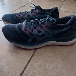 ASICS Men Size 9 1/2